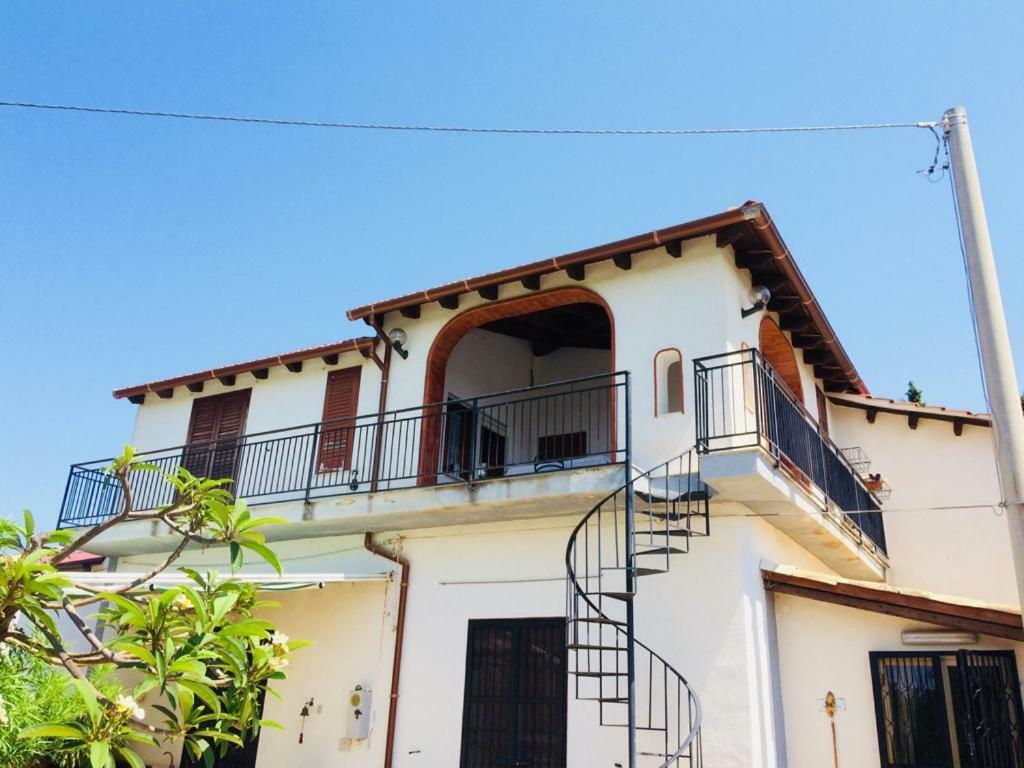 Вилла Casa Vacanza Mariaoliva Менфи Экстерьер фото